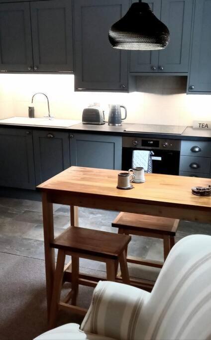 The Old Barn Annexe, Cosy Stay, Close Drive To City, Beach, South Downs & Goodwood Chichester Buitenkant foto