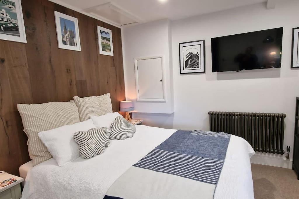 The Old Barn Annexe, Cosy Stay, Close Drive To City, Beach, South Downs & Goodwood Chichester Buitenkant foto